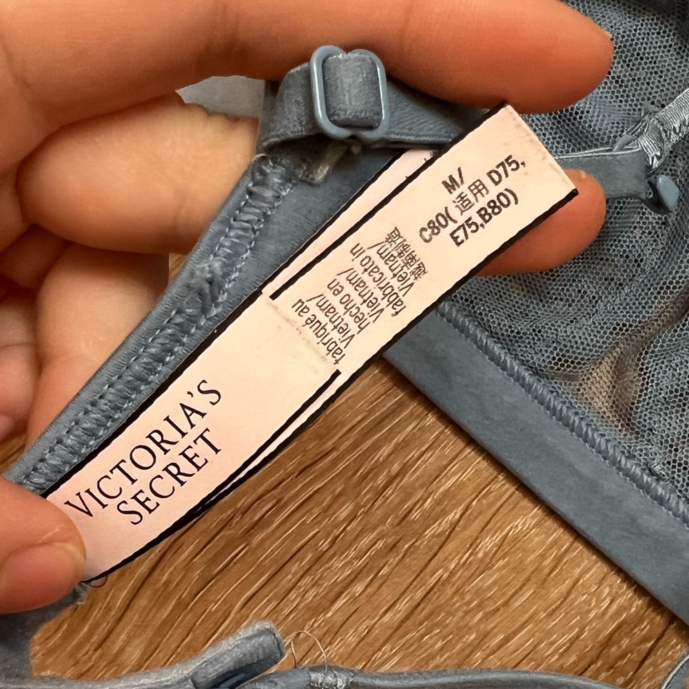 Victorias Secret High Neck Lace Bralette - Picture 3 of 3